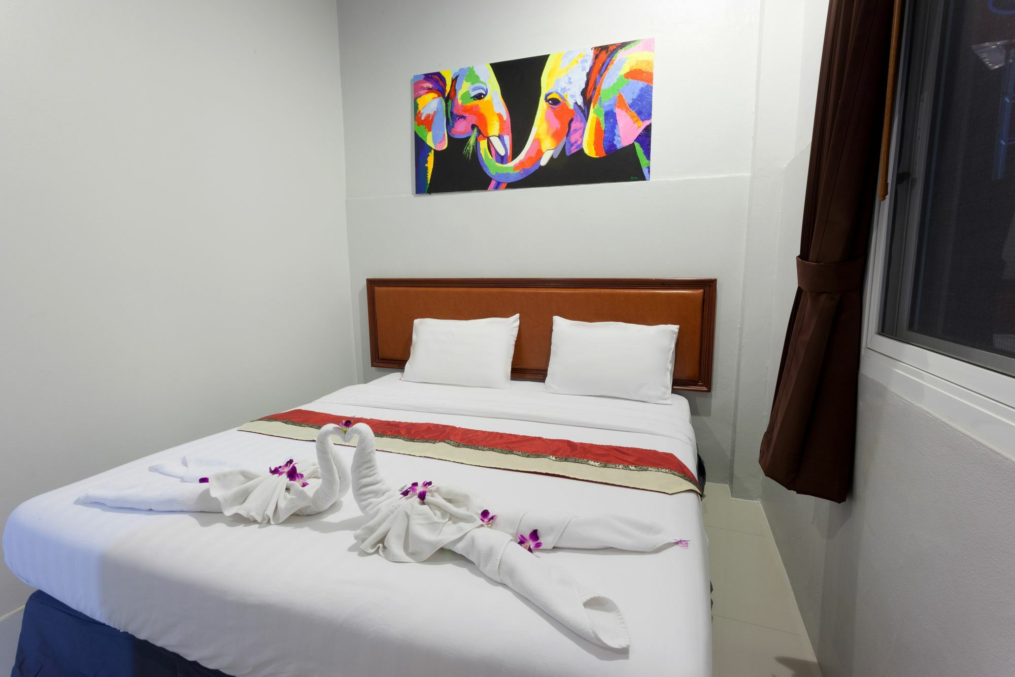 Freedom Hotel Patong Extérieur photo