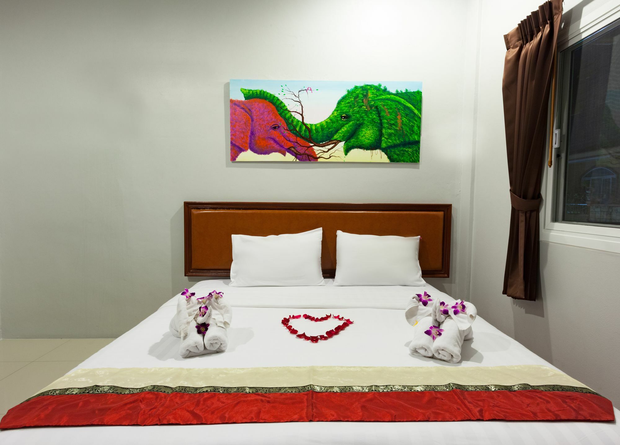 Freedom Hotel Patong Extérieur photo
