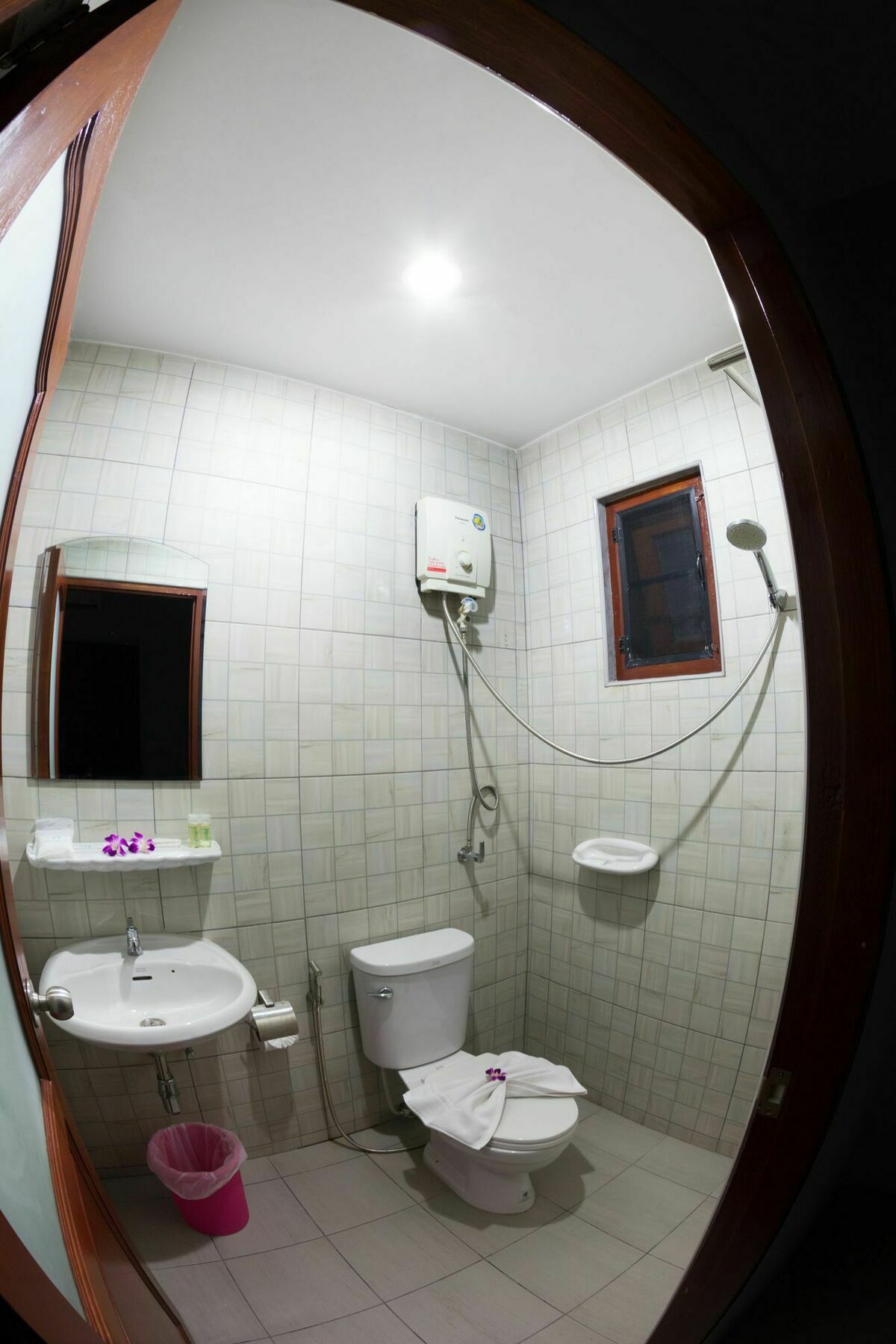 Freedom Hotel Patong Extérieur photo