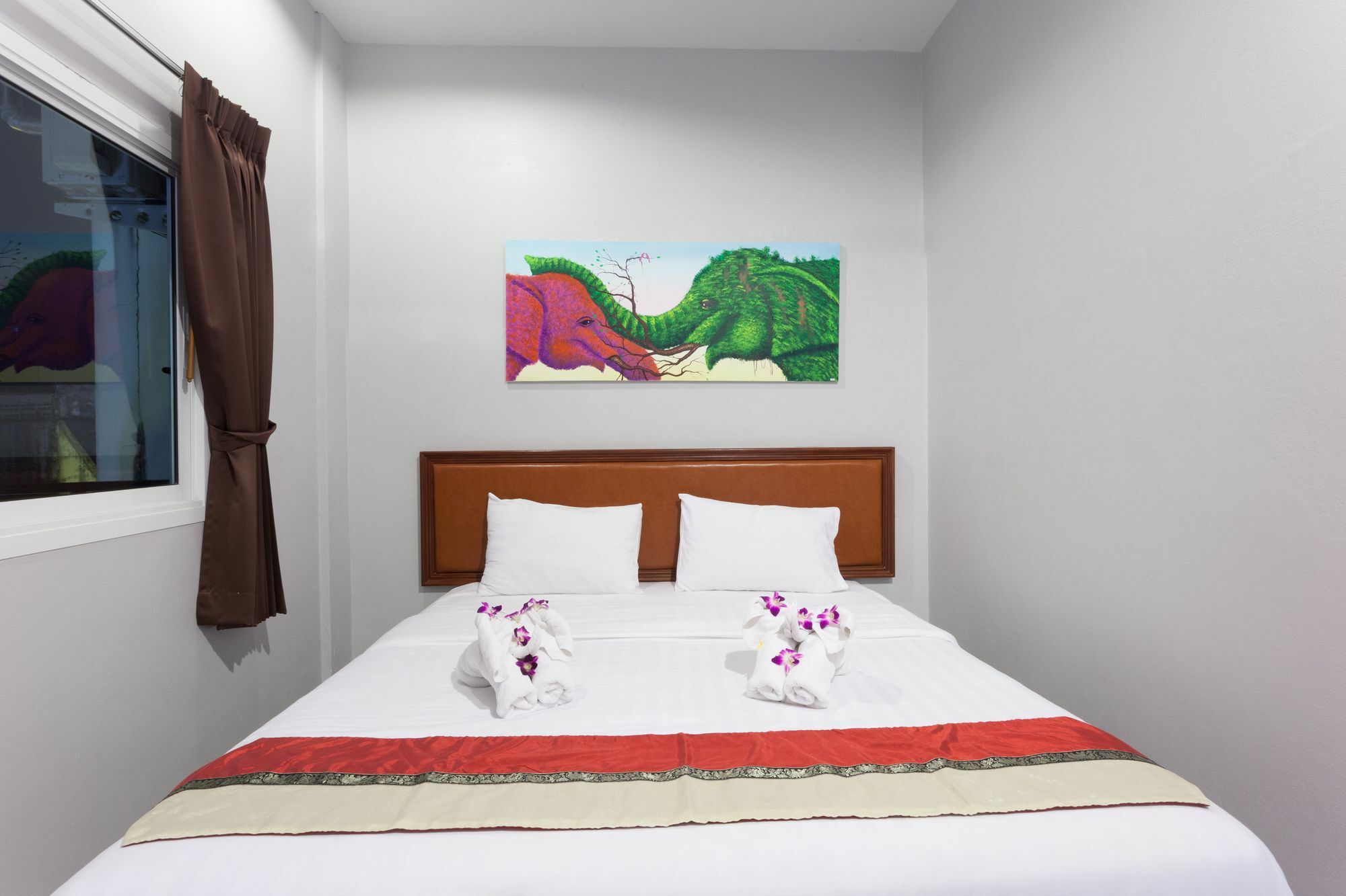 Freedom Hotel Patong Extérieur photo